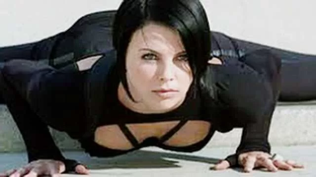 Aeon Flux (2005)