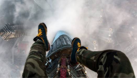 Daredevils Climb World's Second-Tallest Building