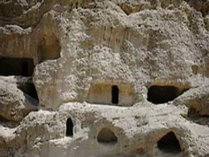 Shehr-e-Roghan (Gondrani Caves)