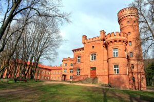 Raudonė Castle