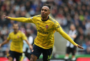 Aubameyang fires Arsenal past Newcastle United and sets new record