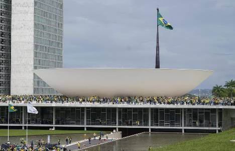 Brazilian Federal District Governor Removed From Office After Riots