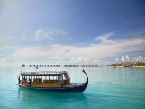 Typical boat in the middle of the atoll lagoon