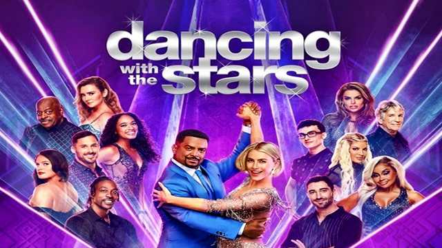 Celebrities Compete for Mirrorball